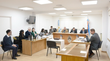 El juicio en el que resultó absuelto el hijo del diputado nacional por Chubut César Treffinger se hizo entre jueves y viernes en Tierra del Fuego. El juicio en el que resultó absuelto el hijo del diputado nacional por Chubut César Treffinger se hizo entre jueves y viernes en Tierra del Fuego.