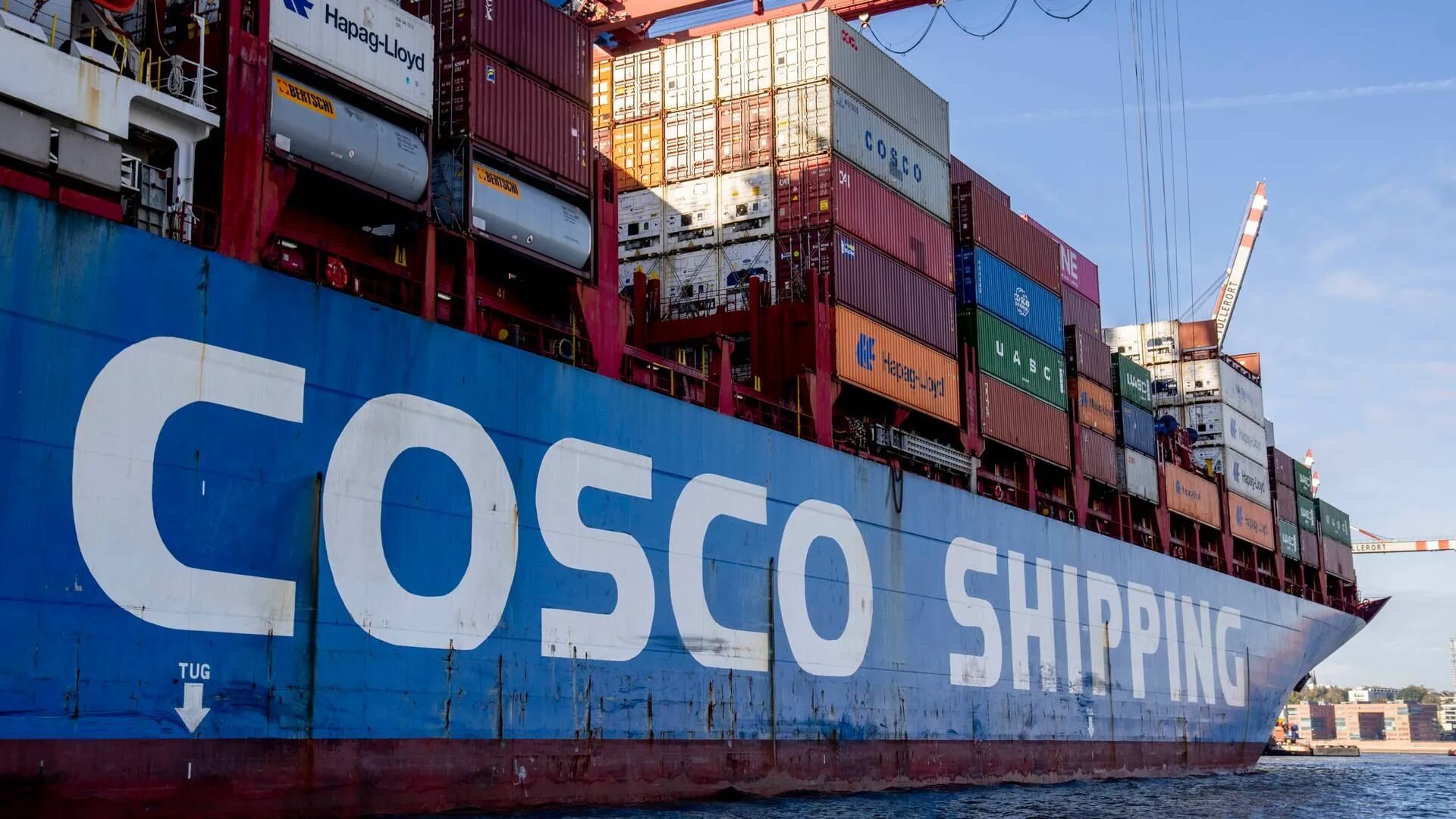 Inversionistas reaccionan a señales no confirmadas que sugieren ventajas para buques chinos en una de las rutas energéticas más tensas del mundo.