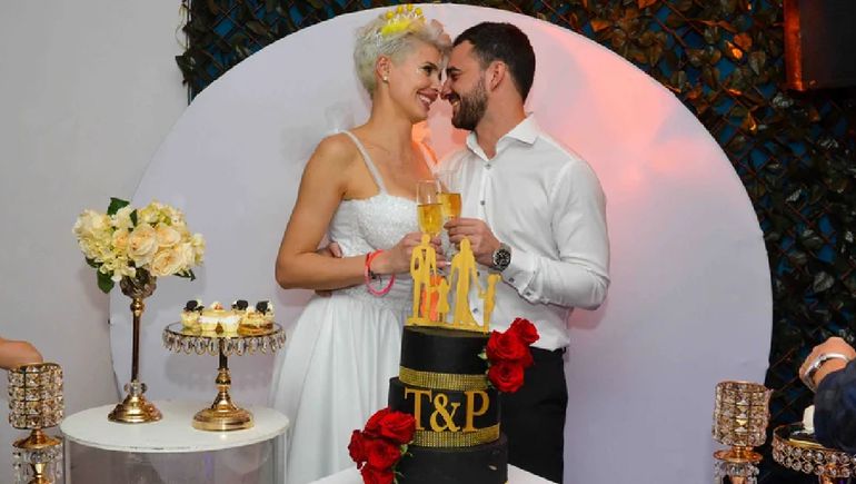 Tamara Bella y Pablo Vázquez Kunz se casaron en el Club de Pescadores de Buenos Aires.