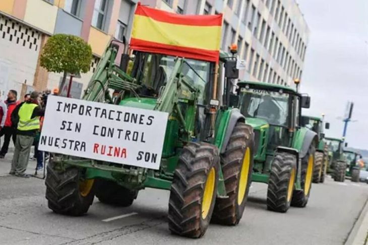 Asaja, COAG y UPA llaman a movilizaciones en la última semana de enero contra Mercosur y los recortes de la PAC. Asaja, COAG y UPA llaman a movilizaciones en la última semana de enero contra Mercosur y los recortes de la PAC.