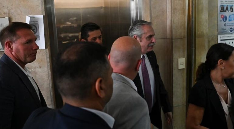 Declara Alberto Fernández por el escándalo de los seguros: lo acusan por fraude de $3000 millones