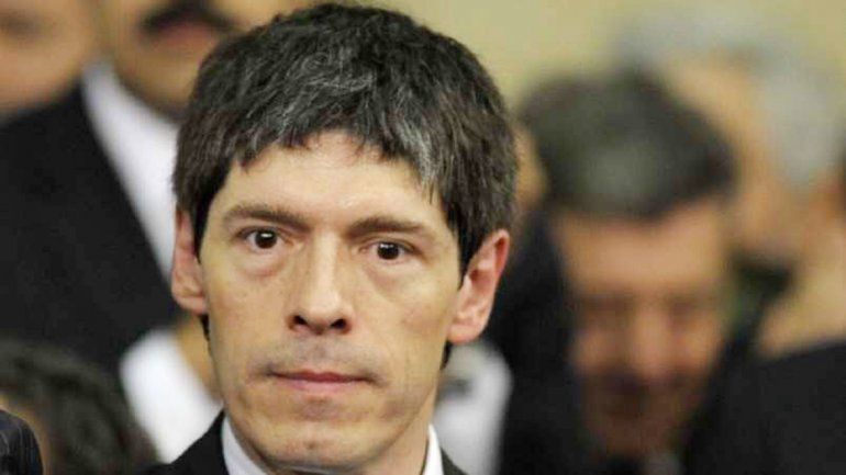 El senador y el presidente del bloque del FpV mostraron posturas distintas.