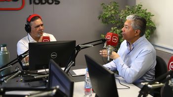 Rolando Figueroa en los estudios de LU5/ Foto