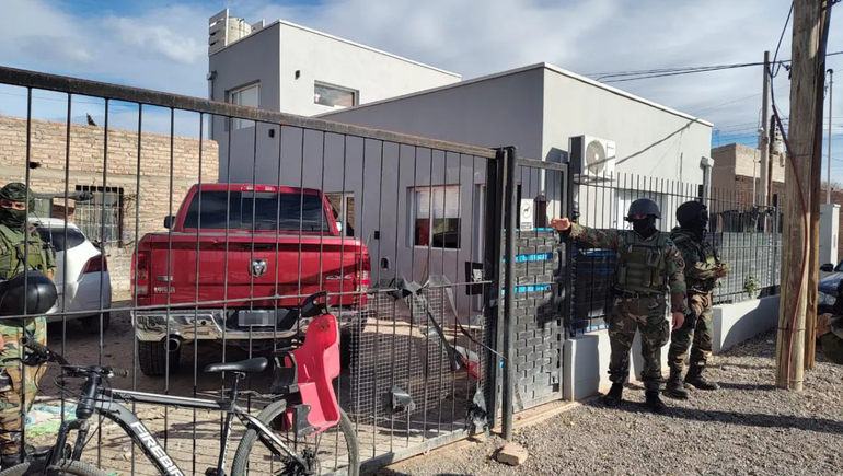 El operativo se llevó a cabo en distintos domicilios en el Alto Valle