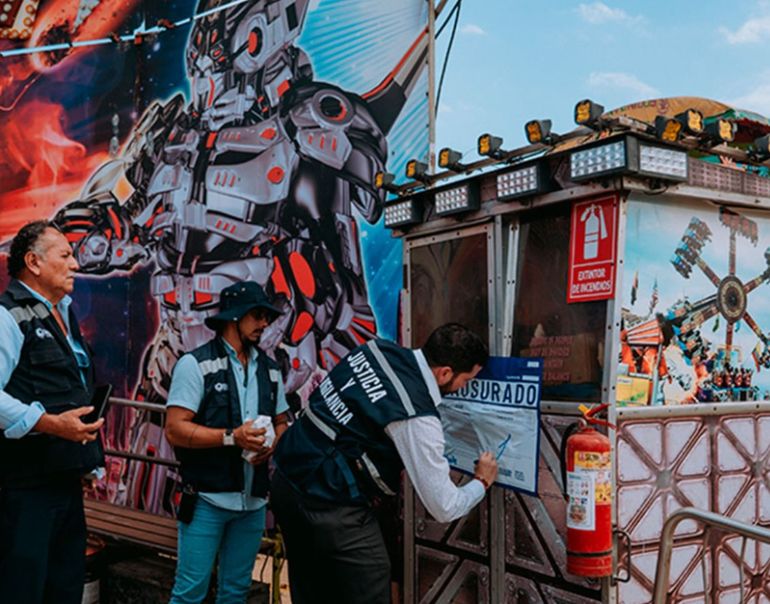 Los funcionarios de la Municipalidad colocaron 13 sellos de clausura en el parque de diversiones.