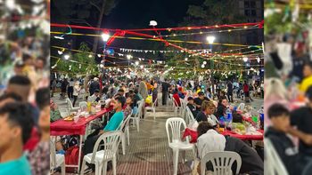 una mesa navidena en plena avenida argentina para cientos de familias: asi se vivio la emotiva iniciativa solidaria una mesa navidena en plena avenida argentina para cientos de familias: asi se vivio la emotiva iniciativa solidaria