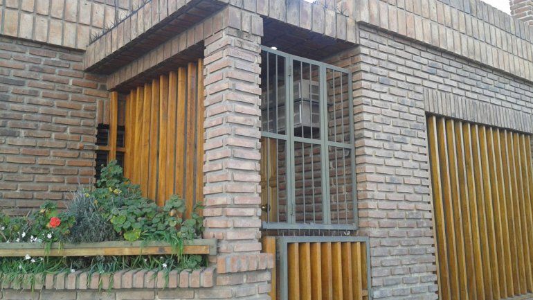 Pese a que la casa tiene rejas
