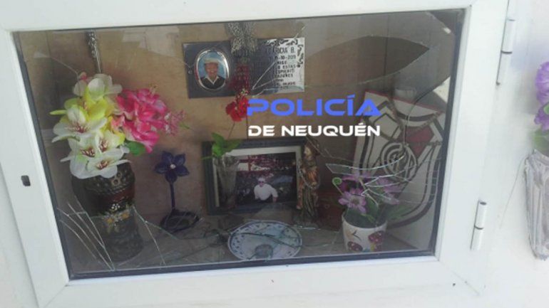 Indignación: vándalos destrozan y roban al menos 40 nichos en el cementerio