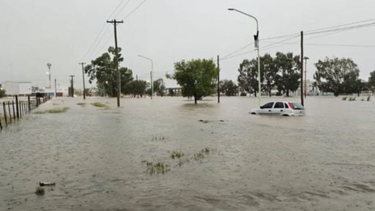 Bahía Blanca quedó bajo el agua. Las pérdidas son incalculables.