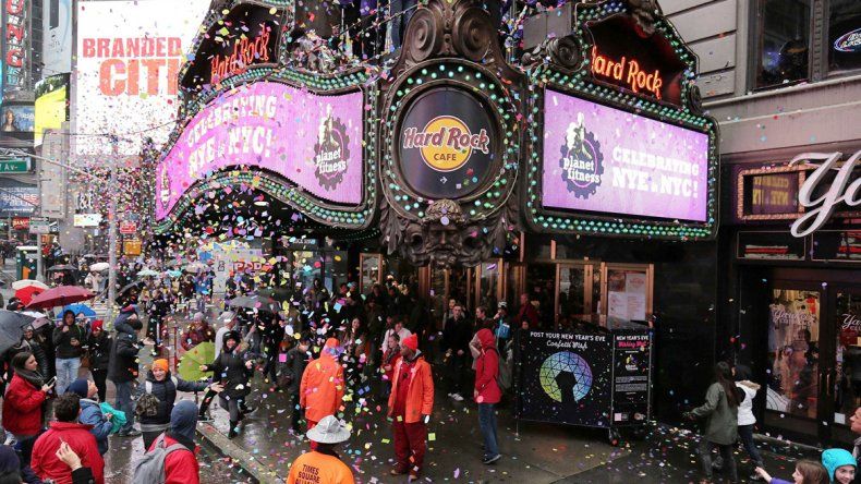 En Times Square empezaron ayer a festejar, pero con fuerte vigilancia.
