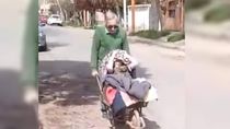 el video del abuelo carretilla  que se hizo viral en las redes
