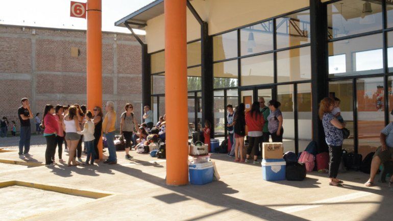 Plottier: alertan que aún 400 alumnos no retiraron su tarjeta estudiantil