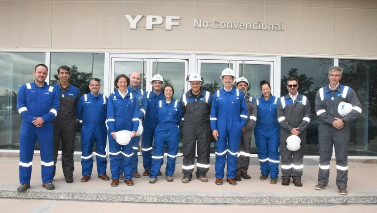 Visita del ﻿CEO mundial de SLB en Loma Campana.