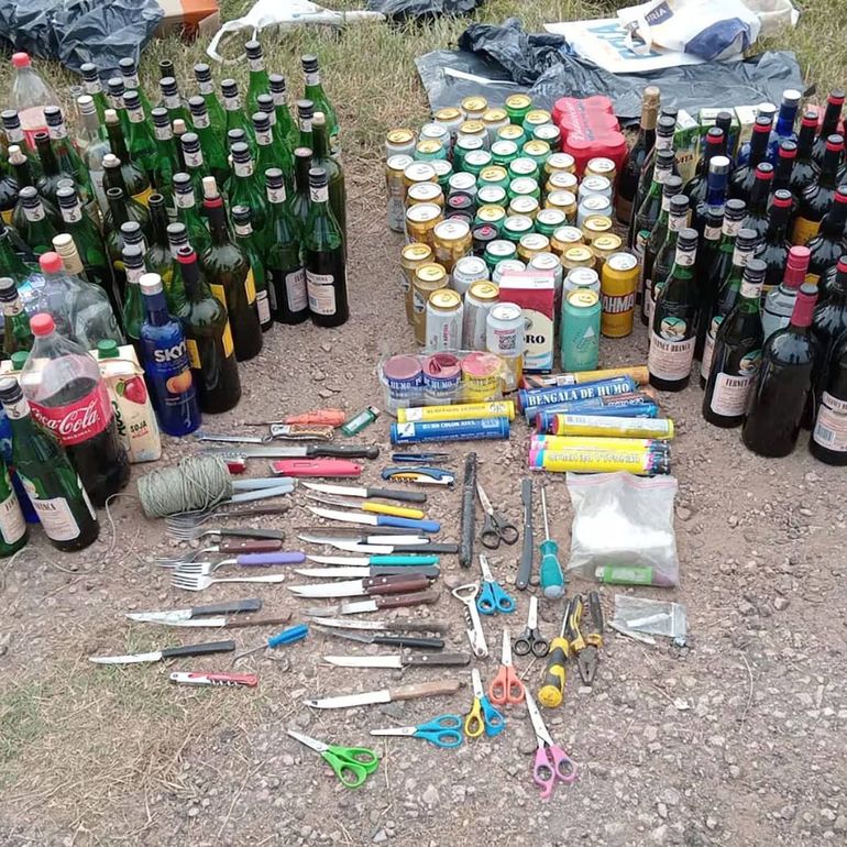 La policía de Córdoba desplega un gran operativo de seguridad para el partido que disputarán Boca y River, ya requisaron a más de 4500 hinchas y secuestraron armas blacas, drogas y alcohol. Foto: Google.