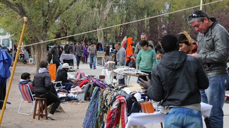 La feria de Centenario nació con la crisis de los noventa. Era un trueque. Hoy