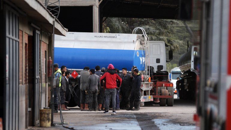 Uno de los obreros afectados por la explosión está quemado y su estado es delicado