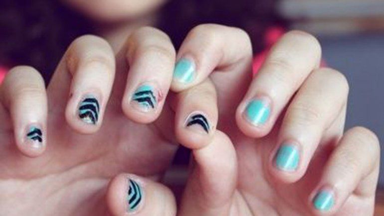 Escracharon al jardín porque le pintaron las uñas a su hijo