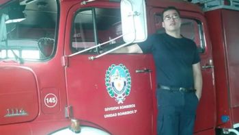 Roberto Román, el bombero de Río Gallegos que falleció mientras jugaba al pádel. Roberto Román, el bombero de Río Gallegos que falleció mientras jugaba al pádel.