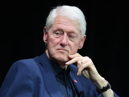 video: la extrana reaccion de bill clinton durante su declaracion por el caso epstein video: la extrana reaccion de bill clinton durante su declaracion por el caso epstein