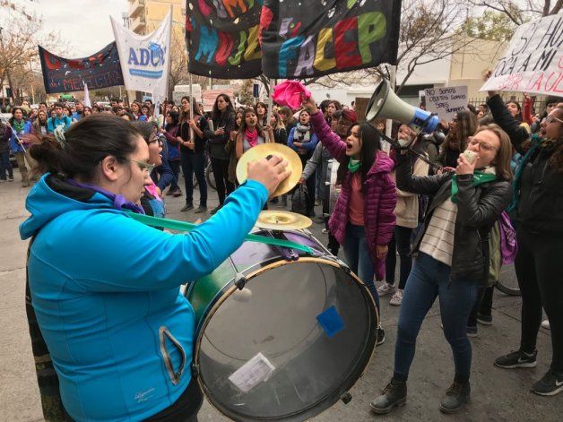 Estudiantes de la UNCo reclamaron seguridad en la Muni por los intentos de secuestro