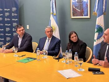 rolando figueroa se reunio con petroleras y avanza el ambicioso plan vial para mejorar las rutas de vaca muerta