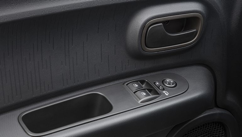 El Fiat Mobi viene euquipado con alzacristales delanteros. Foto: Stellantis El Fiat Mobi viene euquipado con alzacristales delanteros. Foto: Stellantis