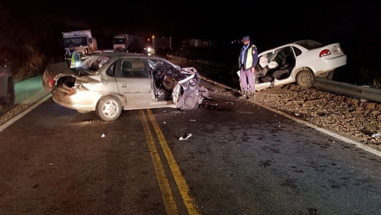 Tres heridos en un violento choque frontal en Villa La Angostura