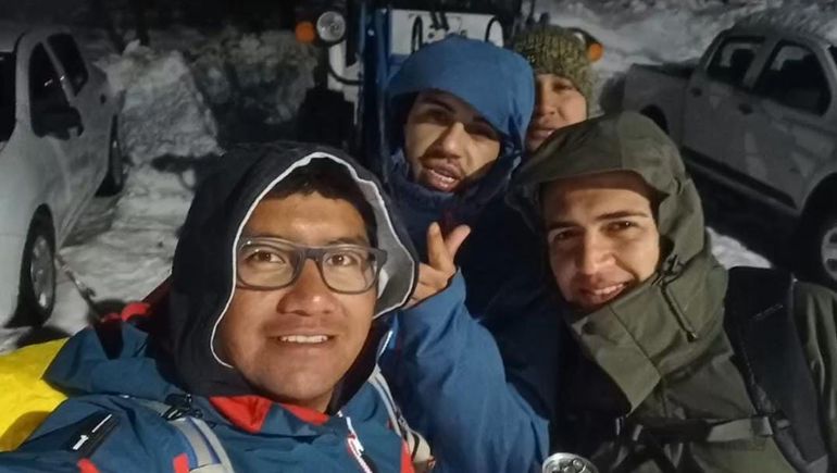 En la foto: Adrián Torres (de rojo)