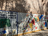 La Escuela Primaria 338 de Cipolletti está ubicada en el barrio 1200 viviendas de la ciudad, recibe cada año más de 500 alumnos y funciona desde 1992.