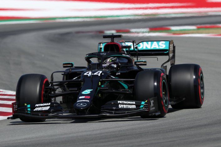 Lewis Hamilton se llev&oacute; de punta a punta la carrera de la F&oacute;rmula 1 en el circuito de Barcelona y logr&oacute; su podio n&uacute;mero 156 en la categor&iacute;a