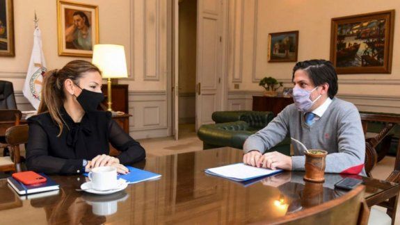 Polémica docente: Trotta quiere que Acuña les pida perdón a los maestros