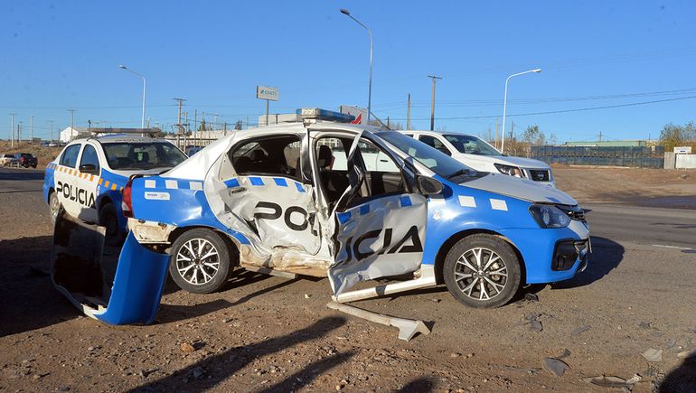 Fuerte accidente entre un patrullero y un remis en Ruta 7