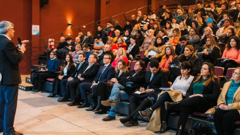 Organizan una capacitación para cargos jerarquicos municipales y concejales en San Patricio del Chañar.