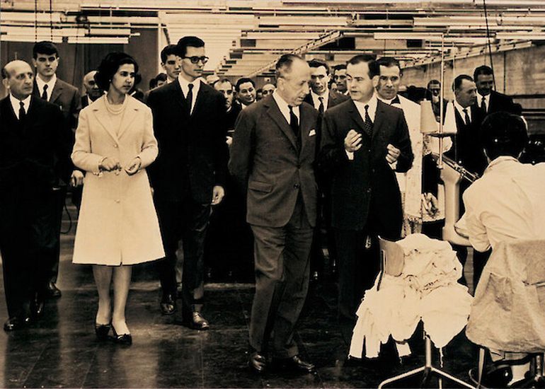 Una foto de los hermanos Benetton cuando se fundó la compañía. Una foto de los hermanos Benetton cuando se fundó la compañía.