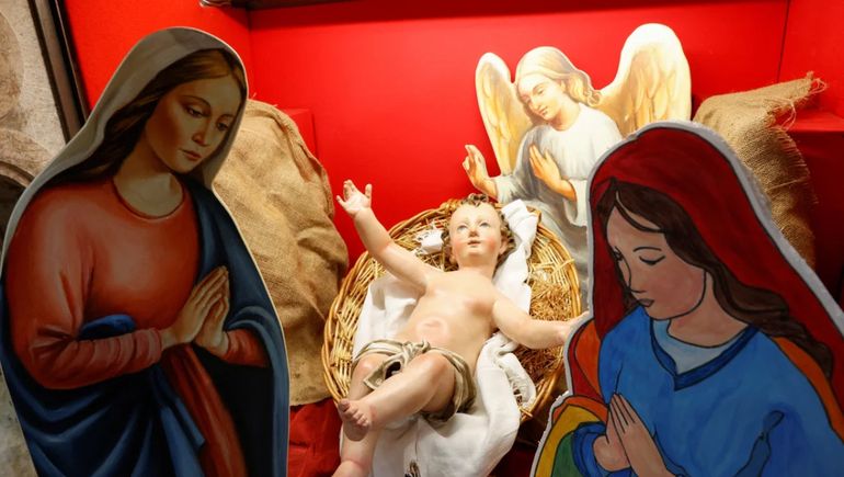 Italia: un pesebre con personas del mismo sexo generó polémica