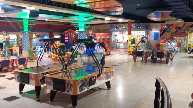 Atrapan a dos empleadas de un local de juegos de un shopping que se robaron $122 mil