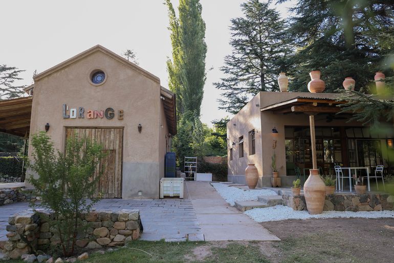 LOrange, un tratado de vinos naturales y cocina en Mendoza