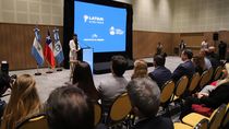 La ministra de Turismo y Medio Ambiente, Leticia Esteves, fue una de las oradores del lanzamiento de Latam La ministra de Turismo y Medio Ambiente, Leticia Esteves, fue una de las oradores del lanzamiento de Latam