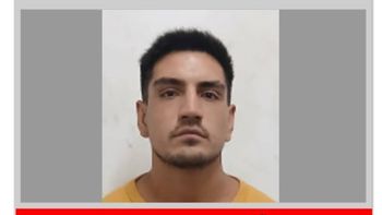 Muñoz tiene 25 años y es de nacionalidad argentina. Muñoz tiene 25 años y es de nacionalidad argentina.