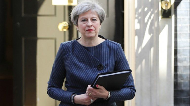Cuarenta diputados propios votaron en contra de Theresa May.