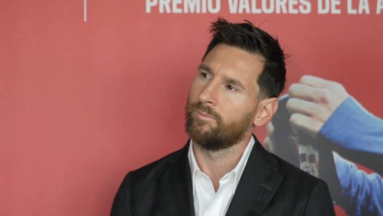 Messi fue distinguido con un premio y emocionó al hablar de Barcelona