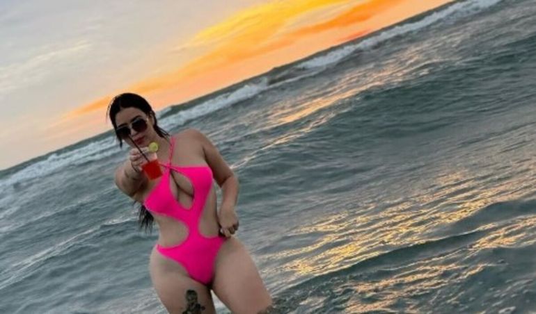 Asesinaron a balazos a un modelo e influencer de 25 años: su bebé está grave