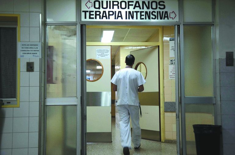 El conflicto con anestesistas ocasionó demoras y suspensiones de cirugías en el Castro Rendón.