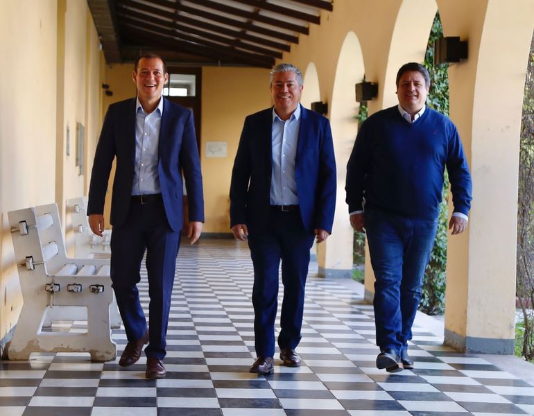 Omar Gutiérrez, Rolando Figueroa y Mariano Gaido, en Casa de Gobierno. Omar Gutiérrez, Rolando Figueroa y Mariano Gaido, en Casa de Gobierno.