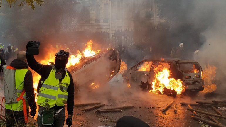 Graves incidentes en París por el aumento del combustible