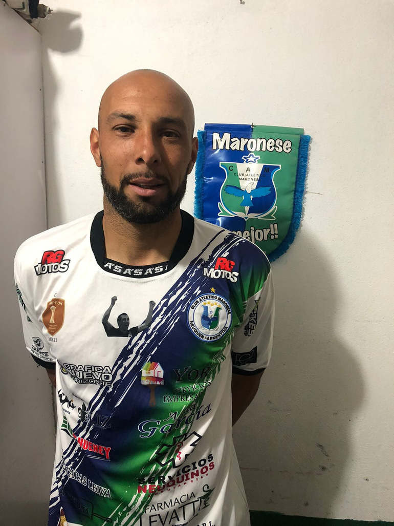 Robles, el jugador agredido (Foto Enrique Escobar)