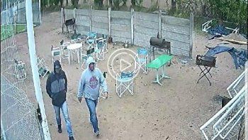 asaltan a una canchita de futbol y quedan escrachados asaltan a una canchita de futbol y quedan escrachados