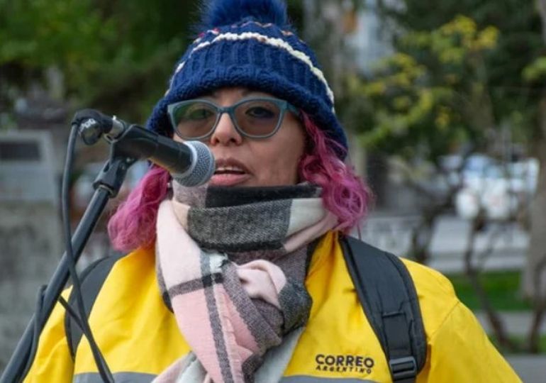 Trelew: Olga Norambuena, trabajadora despedida del Correo Argentino. Trelew: Olga Norambuena, trabajadora despedida del Correo Argentino.