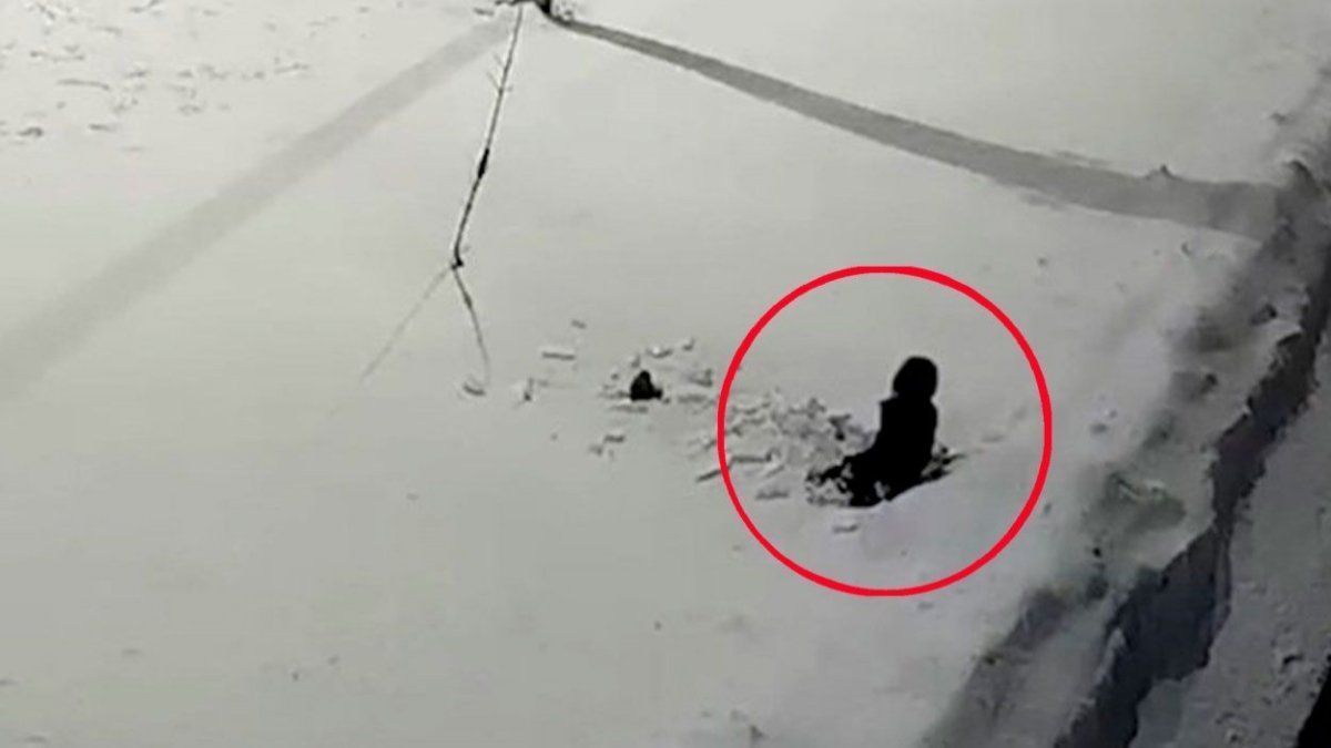 boy fell from a 12th floor and was saved by snow