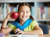 La manzana, un alimento que se incluye en los programas nutricionales escolares.